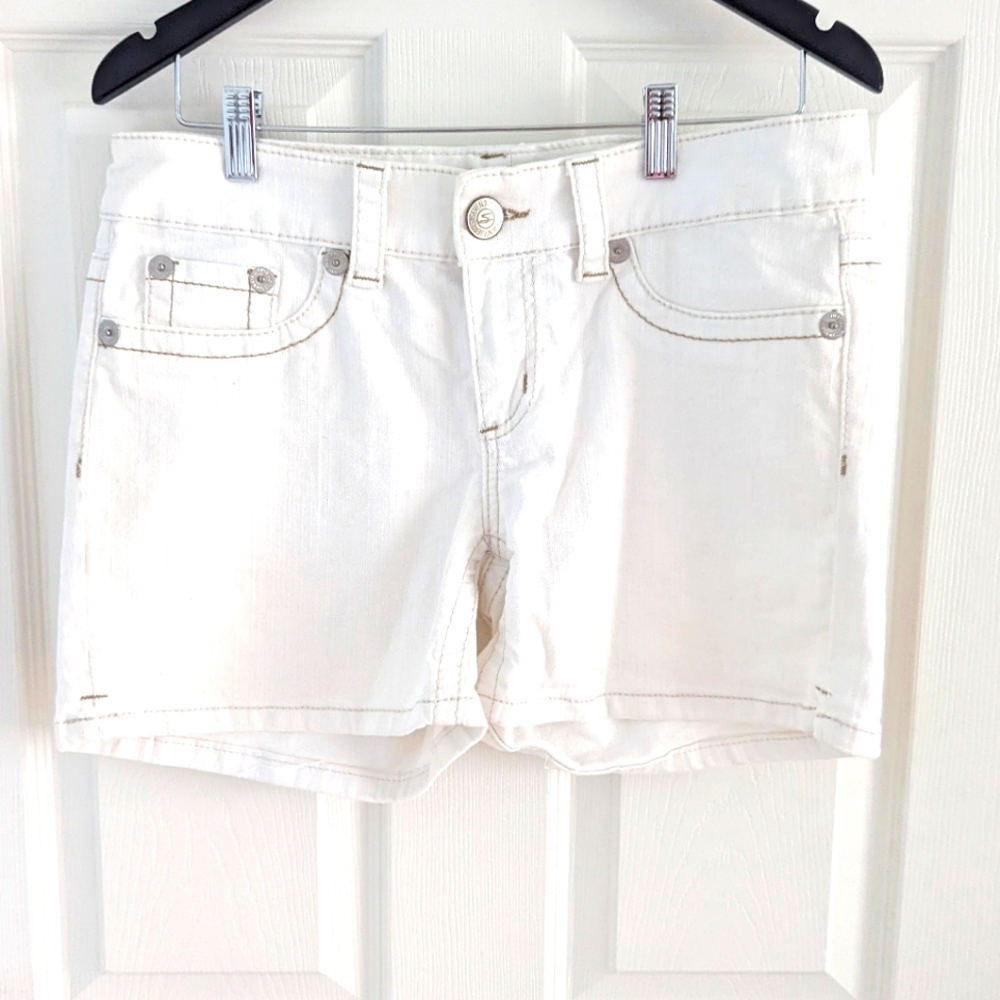 Seven 7 women's denim off-white vintage shorts. Size 10
